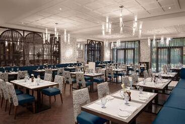 Отель Fairmont Windsor Park