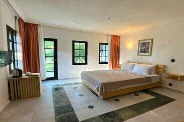 Club Mel Holiday Resort