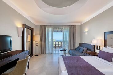 هتل Atlantica Belvedere Resort  Adults Only