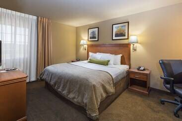 Отель Candlewood Suites Macon By Ihg