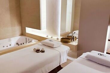 هتل Doubletree By Hilton Bogota Salitre Ar