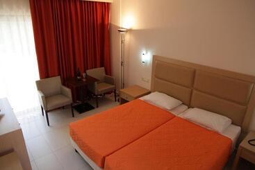 בית מלון כפרי Kolymbia Sky