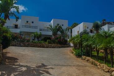 酒店 Lambis Studios & Apartments