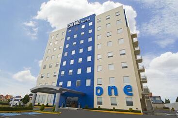 בית מלון כפרי One Toluca Aeropuerto