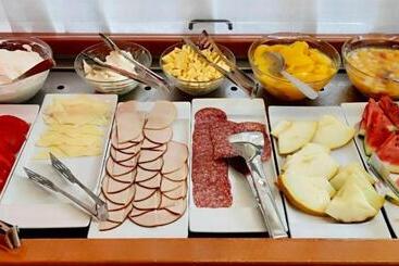 בית מלון כפרי Savoy