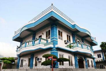 پانسیون Den Den Guesthouse