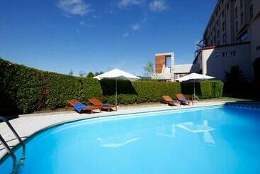 هتل آپارتمان Colon Tuy