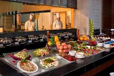 ホテル Golden Tulip Lucknow