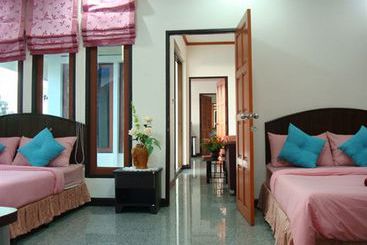 فندق Tawan Hostel