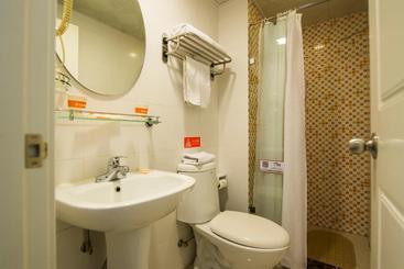 هتل Home Inn Kunming Dongfeng Square Metro Station