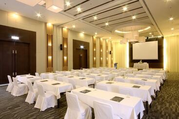 Kantary Beach Hotel Villas & Suites