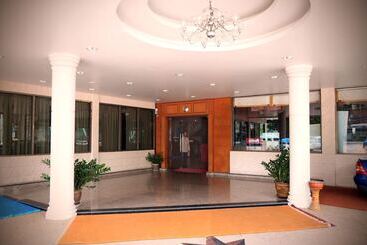 בית מלון כפרי Khon Kaen