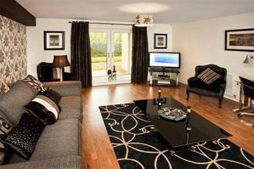 هتل Oakhill Apartments Edinburgh