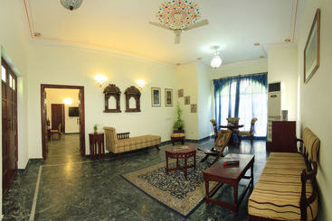 Hotel Sara Vilas