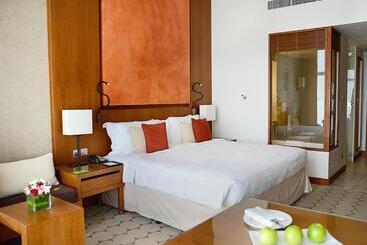 هتل Yas Island Rotana Abu Dhabi