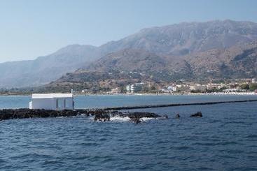 Leonidas Studios & Apartments