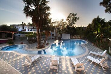 Regent Beach Hotel & Apartments