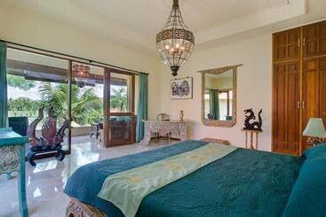 Green Field Hotel And Restaurant