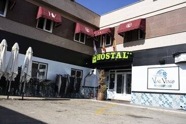 Hostal Valdepeñas By Bossh Hotels