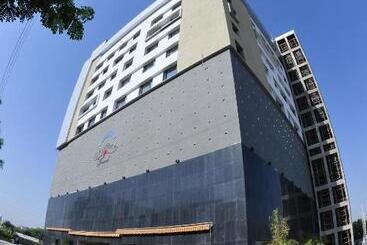 호텔 The Cambay Grand