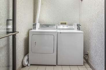 فندق Econo Lodge Inn & Suites Marietta