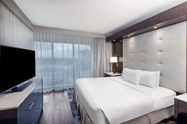 Отель Embassy Suites By Hilton Houston Energy Corridor