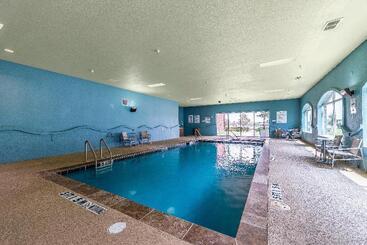 בית מלון כפרי Holiday Inn Express & Suites Fort Worth   Fossil Creek, An Ihg