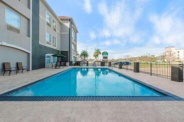 فندق La Quinta Inn & Suites By Wyndham Lake Charles Casino Area