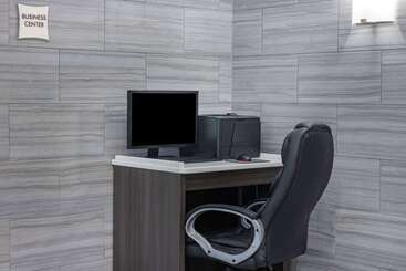 בית מלון כפרי La Quinta Inn & Suites By Wyndham Norfolk