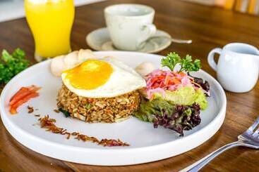 酒店 Nirwana Beach & Resort