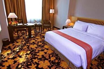 Rocky Plaza Hotel Padang