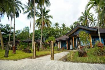 هتل Tasik Ria Resort