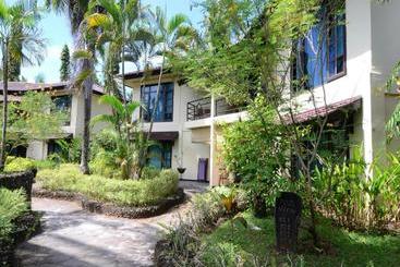 هتل Tasik Ria Resort