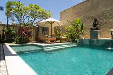 호텔 The Sanyas Suite Seminyak