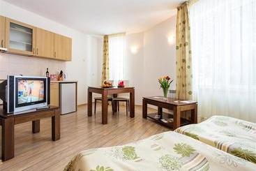هتل The Stream Resort