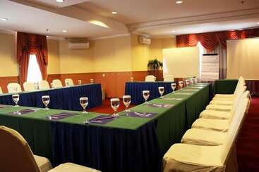 בית מלון כפרי Travellers Suites Serviced Apartments