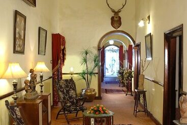 Отель Welcomheritage Kasmanda Palace