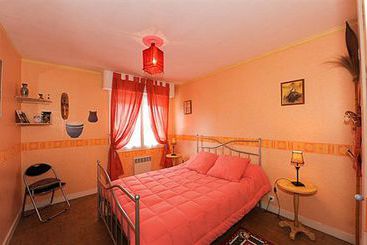 Maison d'Hotes Joliot Curie Bed & Breakfast