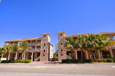 Universals White Cap Beachfront Apartments