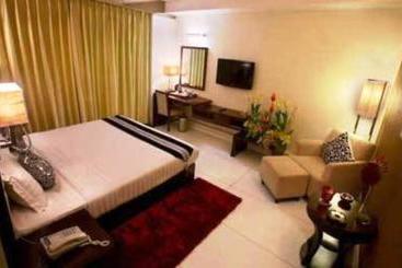 Bizzotel Gurgaon Hotel