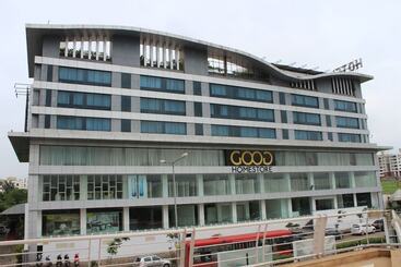 בית מלון כפרי Ambience Executive