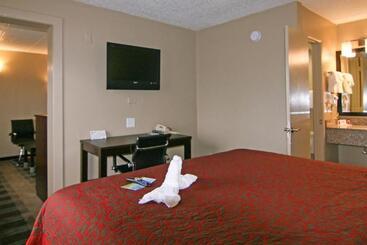 ホテル Days Inn & Suites By Wyndham Springfield On I44
