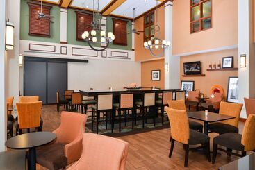 فندق Hampton Inn & Suites Plymouth