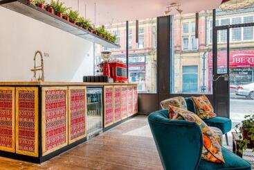 هتل Hatters Manchester Hostel