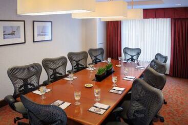 فندق Hilton Garden Inn Portland Downtown Waterfront