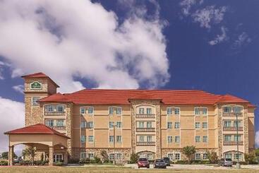 فندق La Quinta Inn & Suites By Wyndham Allen At The Village