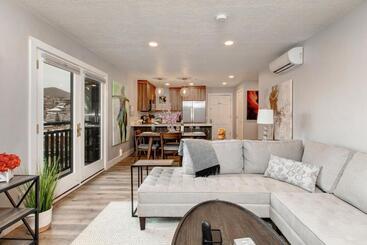 هتل Main Street Modish