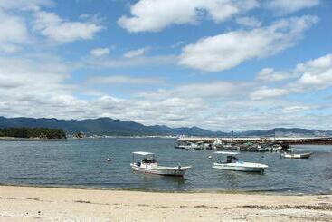 בית מלון כפרי Miyajima Seaside