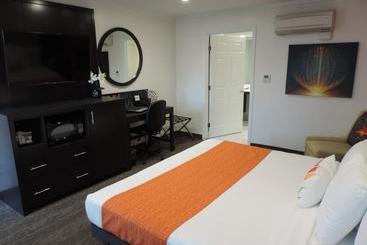 هتل Pavilion Inn