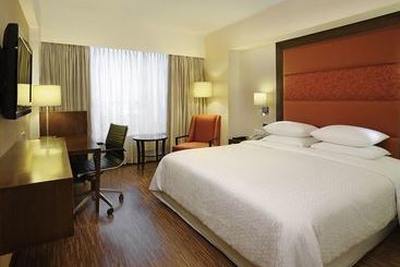 호텔 Royal Orchid Central Ahmedabad